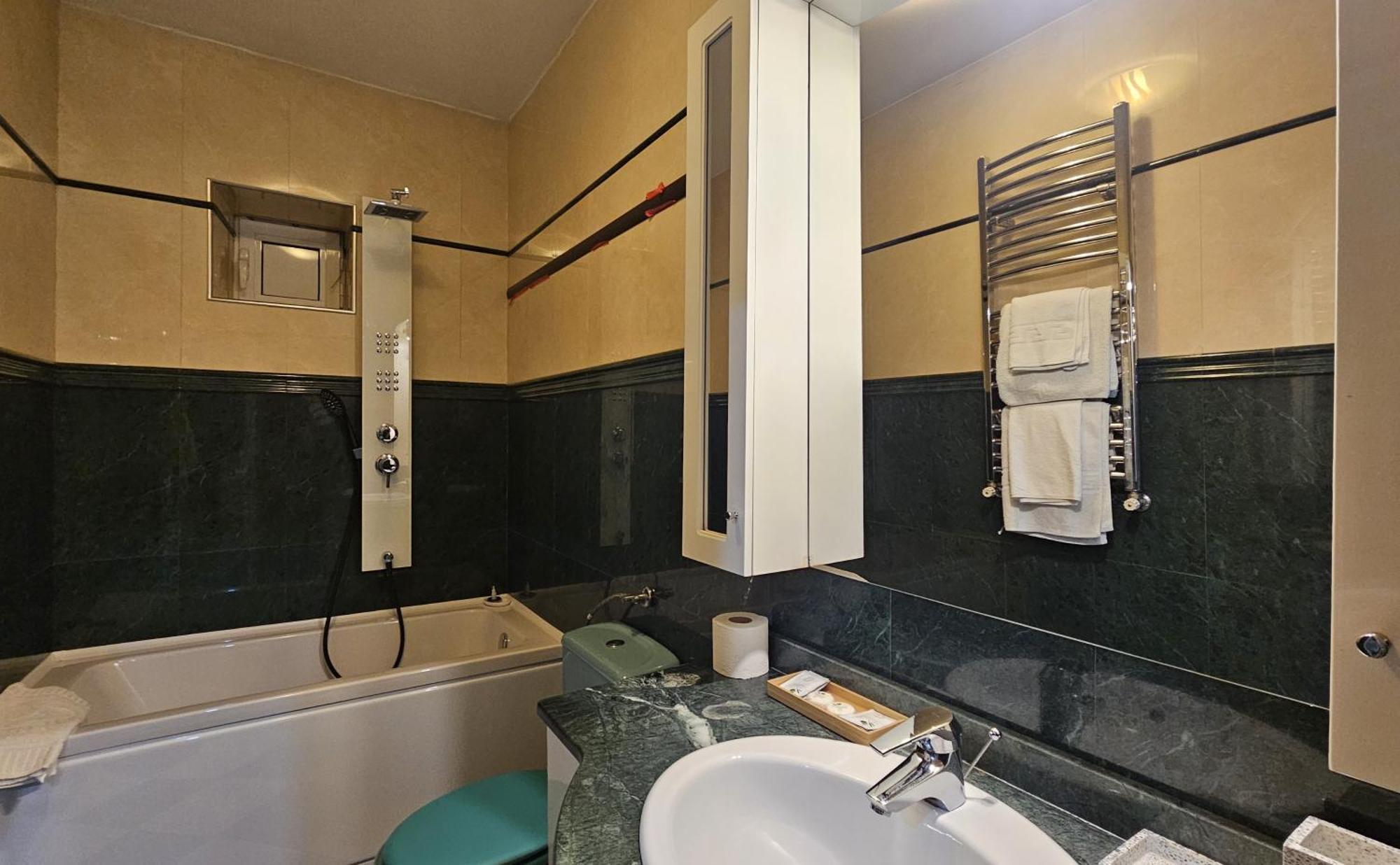 Simple Villa Rooms National Arena Self Check In ブカレスト エクステリア 写真